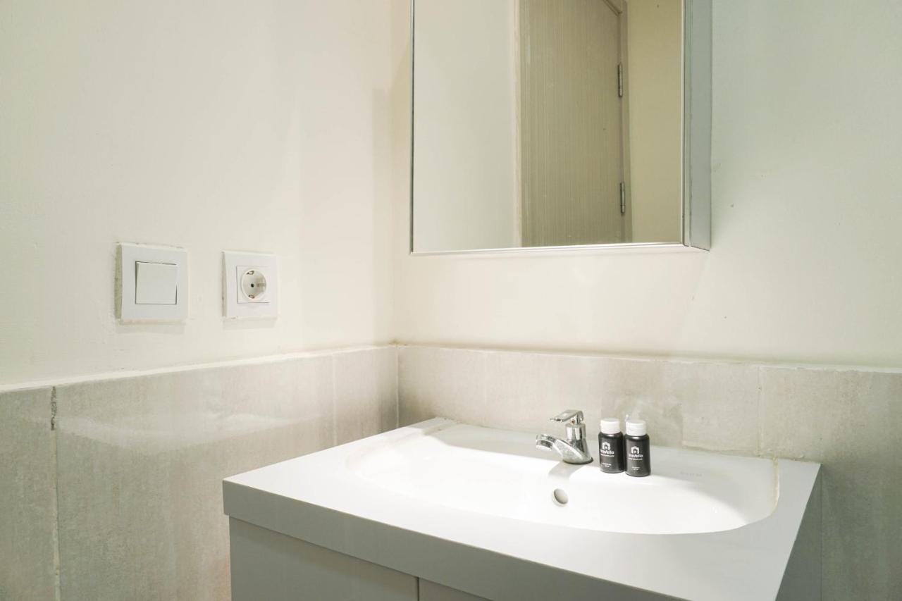 Brand New And Modern 2br Meikarta By Travelio Bekasi